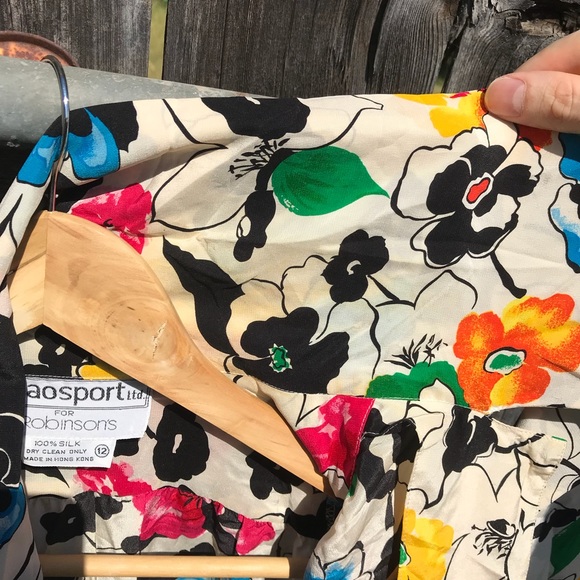 ⛔️SOLD⛔️Vintage Floral Bow-Neck Silk Blouse - Picture 6 of 7